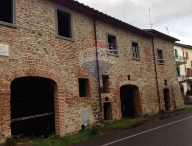 Rustico in Località Ponte a Buriano, Arezzo, 27 locali, 647 m²