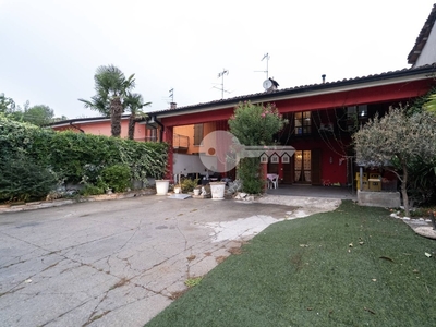 Rustico in VIA ROMA, Remedello, 7 locali, 4 bagni, 300 m² in vendita