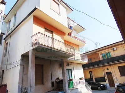 Trilocale a Mugnano del Cardinale, 1 bagno, con box, 85 m² in vendita