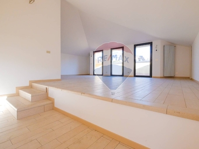 Trilocale in Mazzini, Cisano Bergamasco, 2 bagni, 123 m², 2° piano