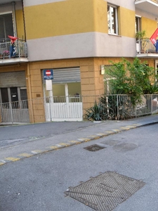 Ufficio in Affitto a Genova Sampierdarena v. Laspezia