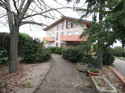 Villa a Benevento, 6 locali, 3 bagni, giardino privato, 240 m²