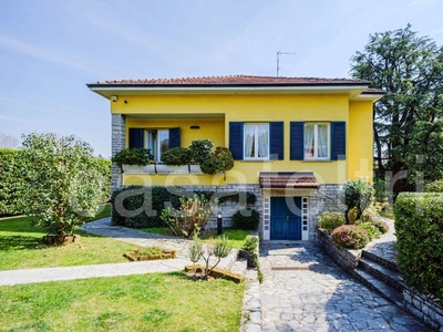 Villa a Bergamo, 5 locali, 2 bagni, giardino privato, arredato, 268 m²