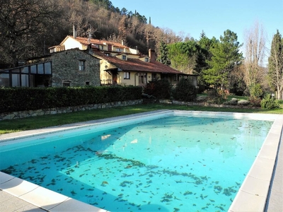 Villa a Capolona, 15 locali, 4 bagni, giardino privato, 600 m²