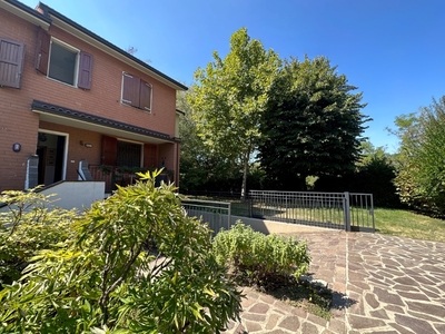 Villa a schiera a Pianoro, 6 locali, 3 bagni, posto auto, 220 m²