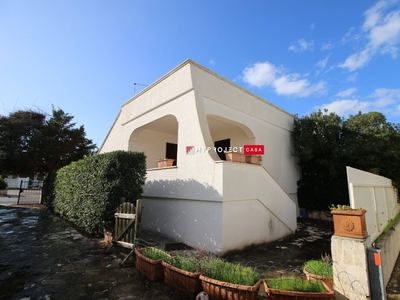 Villa a schiera in Costa Merlata, Ostuni, 4 locali, 2 bagni, arredato