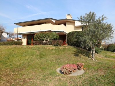 Villa in Corso Bonomelli, Rovato, 4 locali, 4 bagni, giardino privato