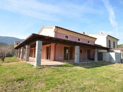Villa in Vendita a Campo nell'Elba