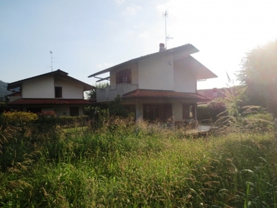 Villa in Vendita a Cisano Bergamasco V° Alpini