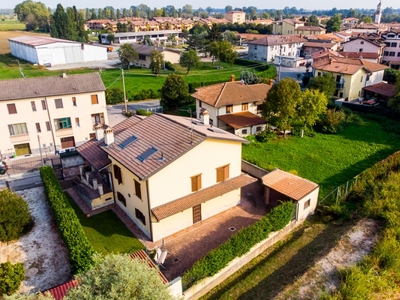 Villa in Vendita a Milano Lavagna di Comazzo