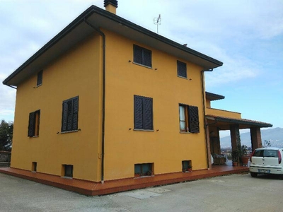 Villa in Vendita a Monte San Savino Strada comunale di Bagnese 14/A