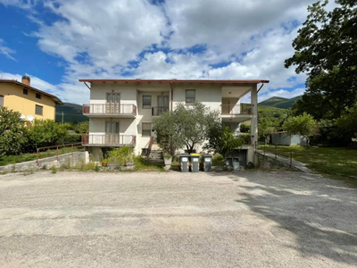 Villa in Vendita a Nocera Umbra Frazione Gaifana