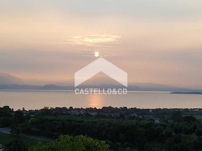 Villa in Vendita a Padenghe sul Garda Via Ronchi