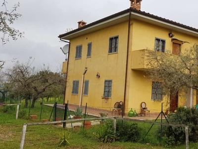 Villa in Vendita a Palombara Sabina STAZZANO