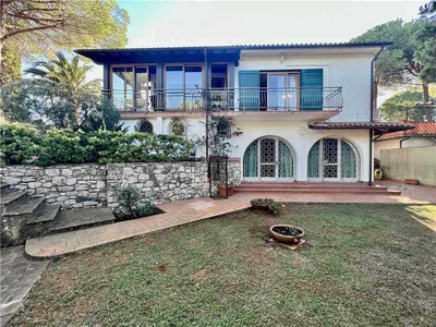 Villa in Vendita a Porto Azzurro