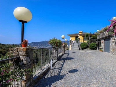 Villa in Vendita a Rapallo