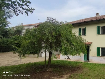 Villa in Vendita a Vigliano d'Asti sabbionera