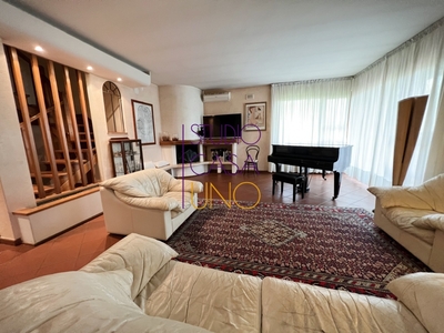 Villa in Via giuseppe verdi, Loro Ciuffenna, 9 locali, 3 bagni, 390 m²