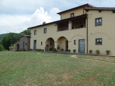 Villa singola a Loro Ciuffenna, 19 locali, 6 bagni, 420 m² in vendita