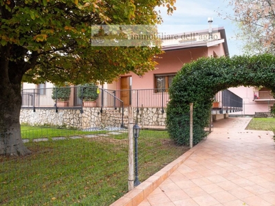 Villa singola in Lazzaretto, Lonato del Garda, 7 locali, 3 bagni