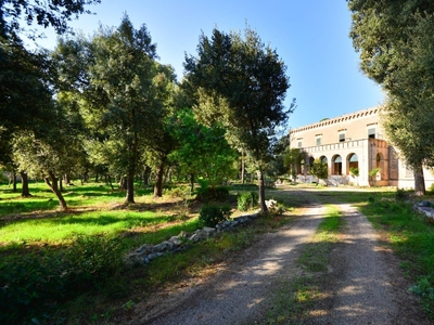 Villa singola in Via Vincenzo Ruggero, San Vito dei Normanni, 7 bagni