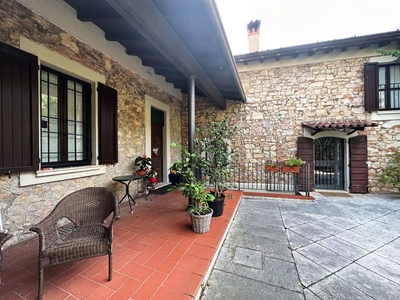 Villa trifamiliare in Via della Parrocchia 7, Brescia, 4 locali