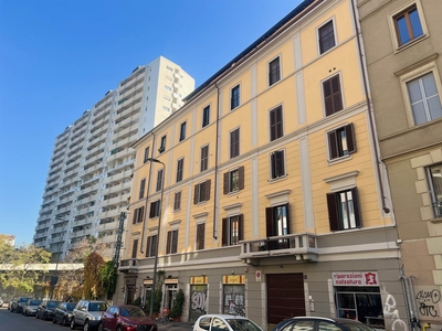 Appartamento in vendita a Milano Sempione
