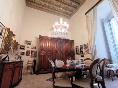 Appartamento in Via Verrone, Bari, 5 locali, 2 bagni, 192 m², 1° piano