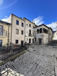 Casa indipendente in Via de letis, Castel di Sangro, 4 locali, 3 bagni
