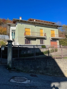 Casa indipendente in Via Per Zumaglia 9, Ronco Biellese, 5 locali