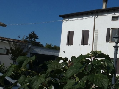 Casa Indipendente in Via Alessandro Manzoni, Sorbolo Mezzani (PR)
