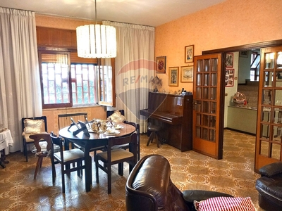 Villa a schiera in Corso Alcide De Gasperi, Bari, 5 locali, 3 bagni