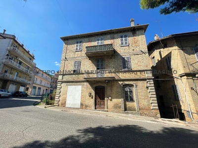 Casa indipendente con giardino in via gorizia, Cupra Marittima