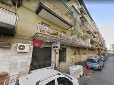 Appartamento in Vendita a Napoli, 145'979€, 122 m²