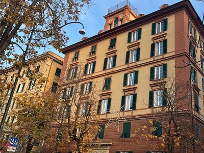 Appartamento in Vendita in Piazza MANIN a Genova