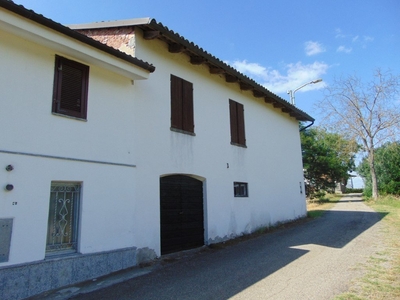 Casa di campagna in vendita 4 Stanze da letto a Castelnuovo Belbo