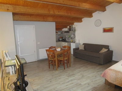 Casa indipendente a Ragusa, 6 locali, 2 bagni, 99 m² in vendita