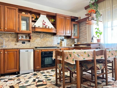 Casa indipendente in Via borghetto II, Piazzola sul Brenta, 6 locali