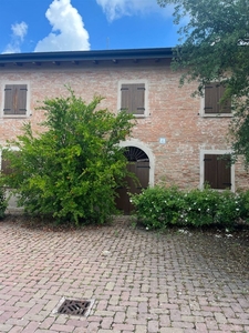 Casa semindipendente a San Prospero, 5 locali, 2 bagni, 360 m²