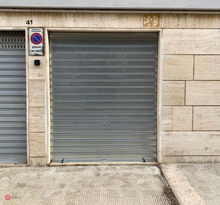 Garage/Posto auto in Vendita in Via Fruimondo 39 a Giovinazzo