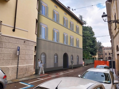 Quadrilocale a Parma, 2 bagni, 136 m², 1° piano, ascensore in vendita