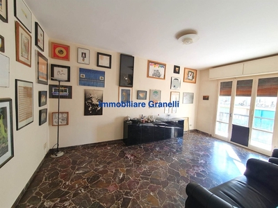 Quadrilocale in Via Sidney Sonnino 8, Firenze, 1 bagno, 82 m²