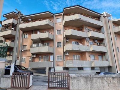 Quadrilocale in Via Verdi 30, Soverato, 2 bagni, 107 m², 2° piano