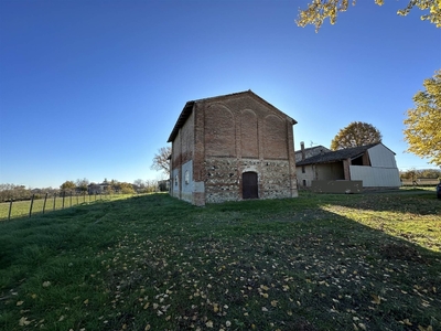 Tenuta - complesso a San Giorgio Piacentino, 13 locali, 2 bagni