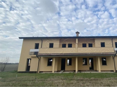 vendita via Poggio Renatico 6 vani 420mq