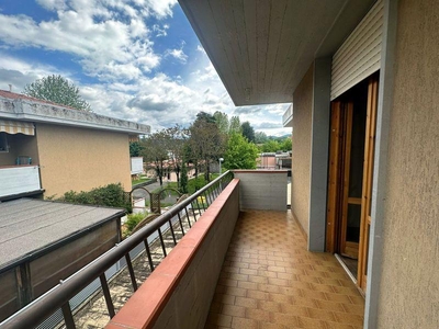 VIALE PECORI GIRALDI trilocale 65mq