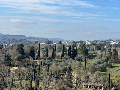 Villa a Firenze, 12 locali, 4 bagni, giardino privato, 500 m²