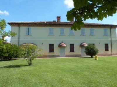 Villa bifamiliare 22 vani 813mq