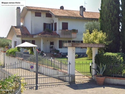 Villa bifamiliare 8 vani 356mq