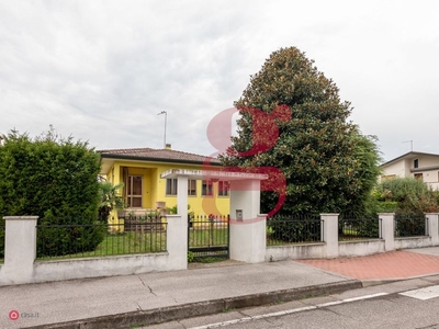 Villa in Vendita in Via Genova 24 a Campagna Lupia